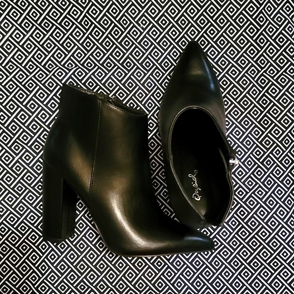 Qupid Faux Leather Ankle Booties - Picture 2 of 4